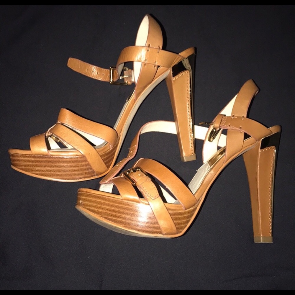 ❤️Gold Detailed Michael Kors Heels Size 6.5 ❤️